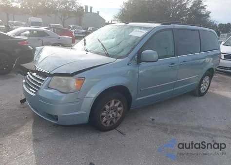 2009 Chrysler Town & Country Touring z USA, uszkodzony, nr VIN 2A8HR54199R529242